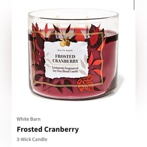 NIB White Barn “Frosted Cranberry” 3-Wick Candle w Decorative Metal Lid.